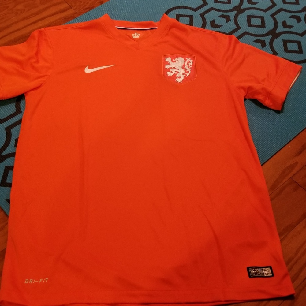 Nike Men's shirt